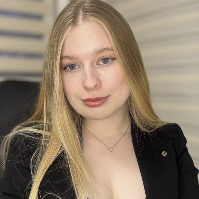 Сандра-Марія Р.